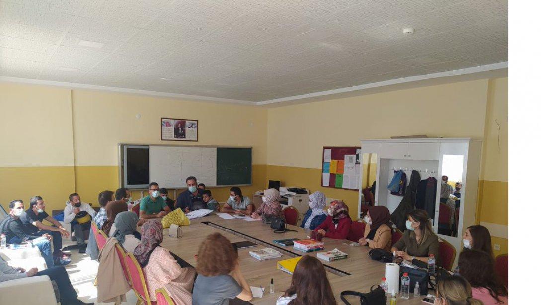 İlçe Milli Eğitim Müdürümüz Sayın Necdet BOZYEL, Hasköy Anadolu Lisesi Öğretmenler Kurulu Toplantısına Katıldı