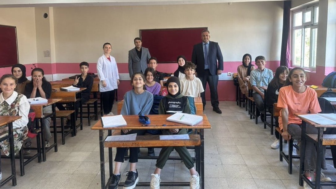 İlçe Milli Eğitim Müdürümüz Sayın Necdet BOZYEL, Mehmet Akif Ersoy İlkokulu ve Kadir Rezan Has Kız YBO Okullarını Ziyaret Etti