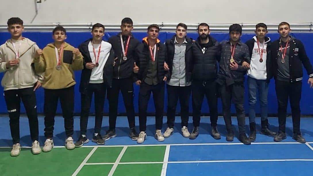 Okul Sporları Kapsamında Düzenlenen Bilek Güreşi Müsabakalarında Hasköy Anadolu İmam Hatip Lisesi İlk 4 Dereceyi Aldı